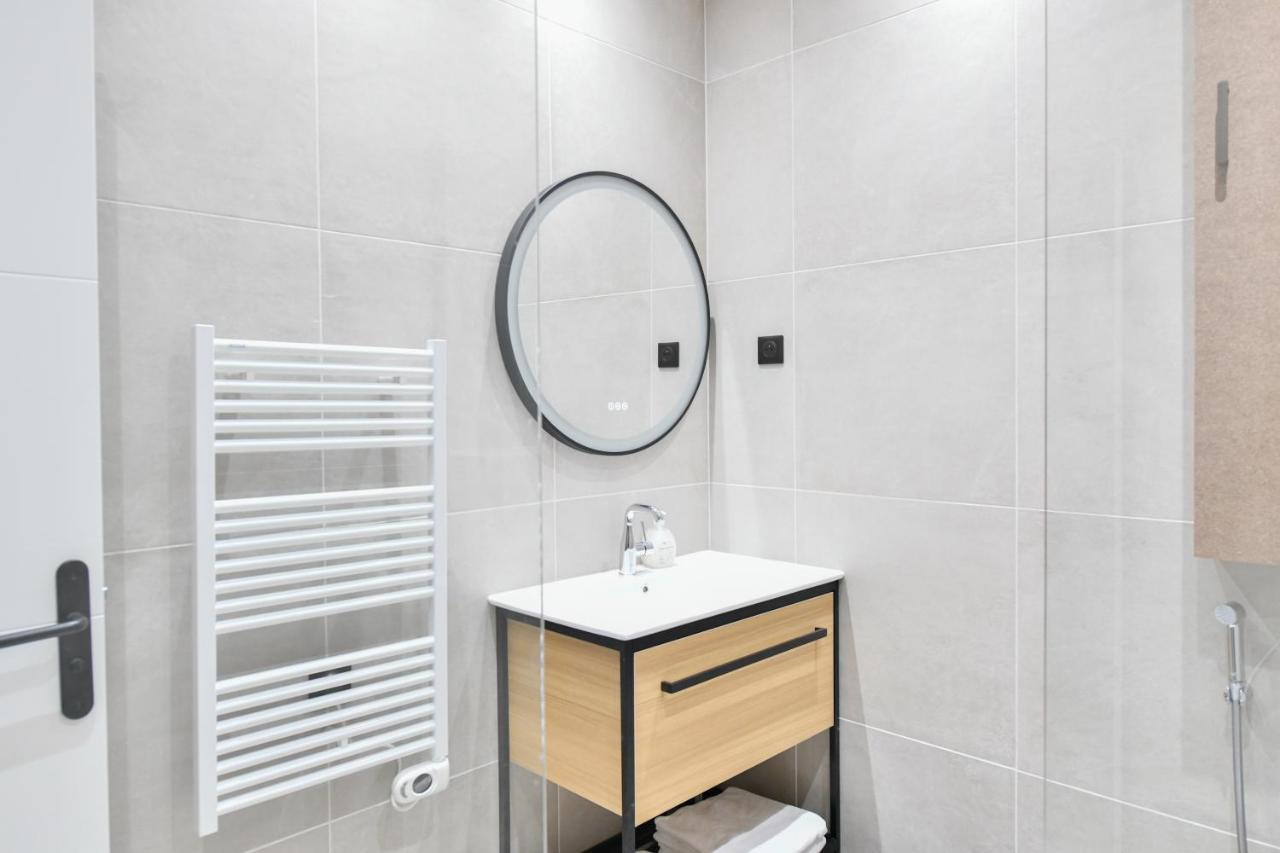 פריז Montmartre Charme Et Elegance - Appartement Lumineux A Deux Pas Du Sacre-Coeur מראה חיצוני תמונה